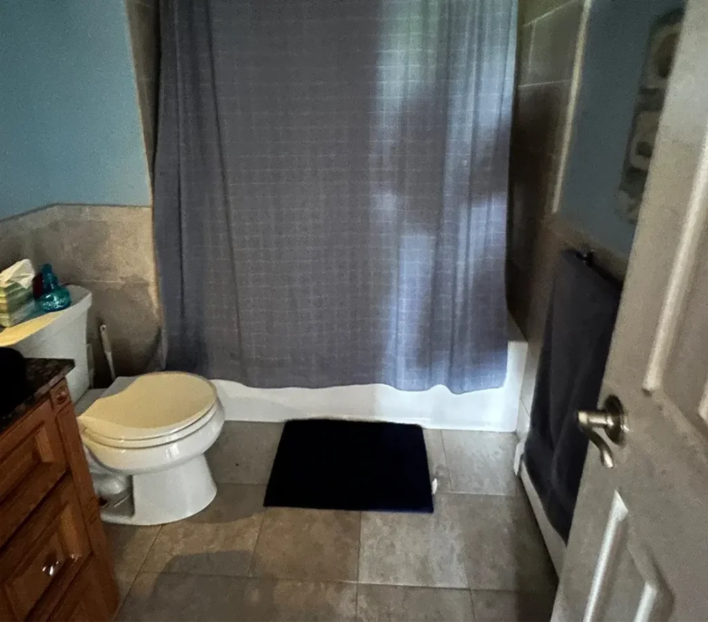 307 plymouth ave upstairs bathroom